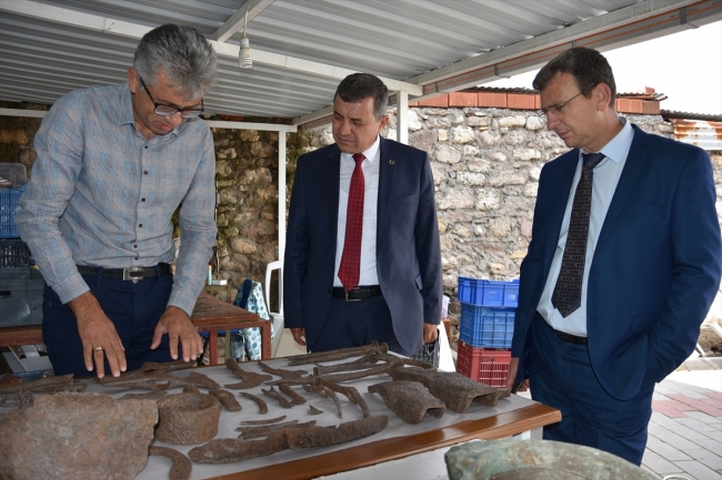 Çanakkale'de bin 500 yıllık tarım ve marangoz aletleri bulundu